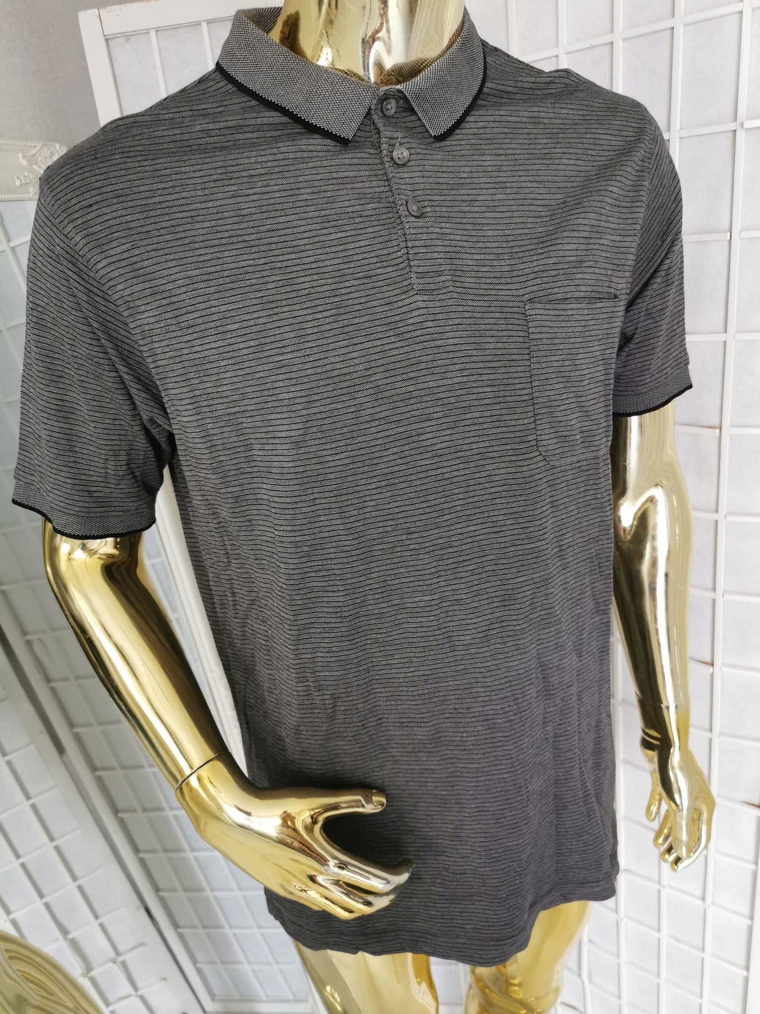 XL dydžio pilki polo marškinėliai